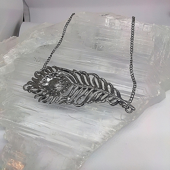 Feather Statement Necklace - Picture 3 of 4